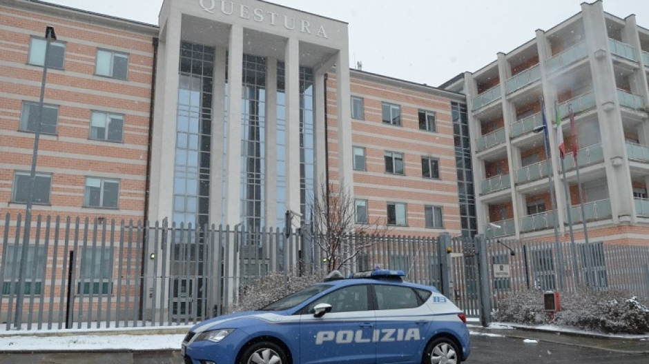 Squadra mobile arresta un ventenne per atti persecutori verso l'ex