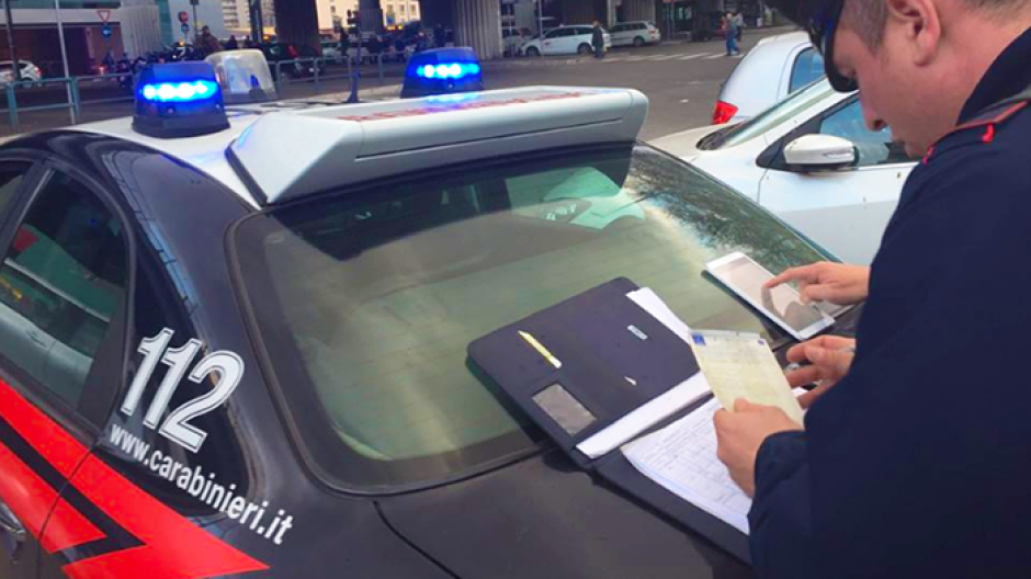 Feriolo: attrezzi da scasso in auto, due denunciati