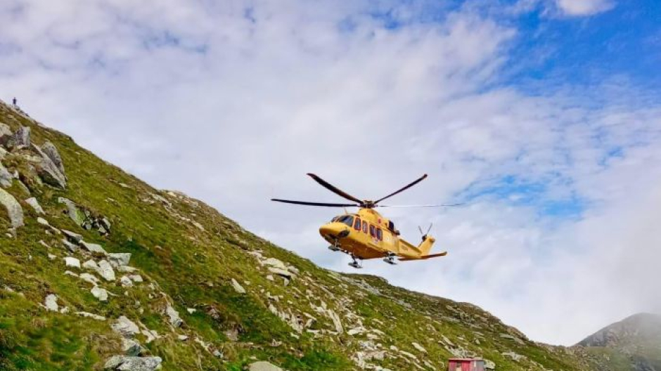 Cade nel bosco con la moto da cross a Zimone: giovane ricoverato