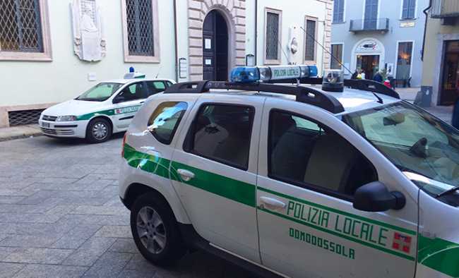 polizia locale domo auto sede