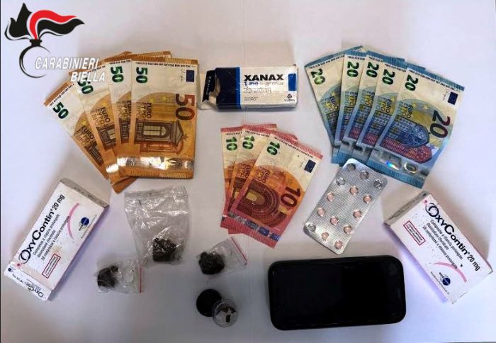 Vendeva droga e farmaci: denunciato 25enne