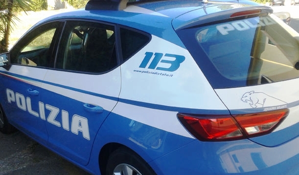 Omegna, diciannovenne risponde di due rapine dopo l’arresto in centro storico