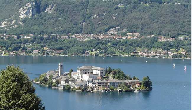 A luglio crociera tra natura e storia sul lago d'Orta con il Fai 